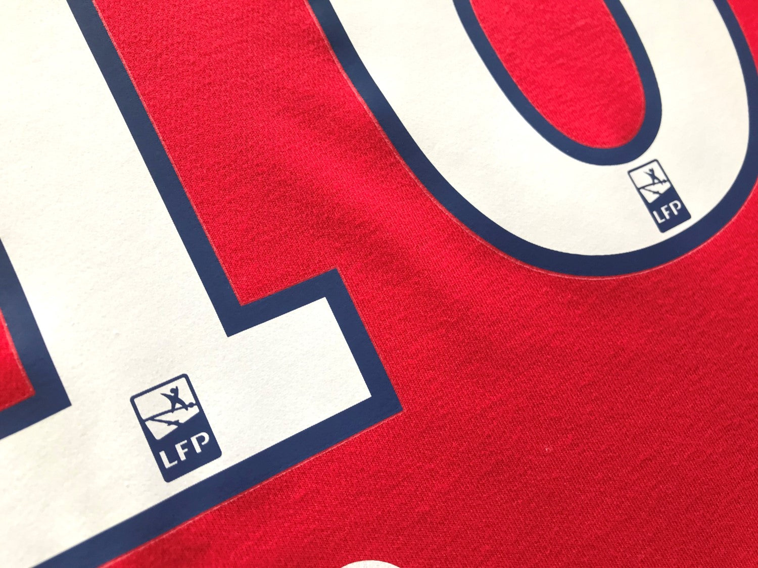 2010/11 Lille Home Ligue 1 Player Issue Football Shirt Mouko #16 (M)