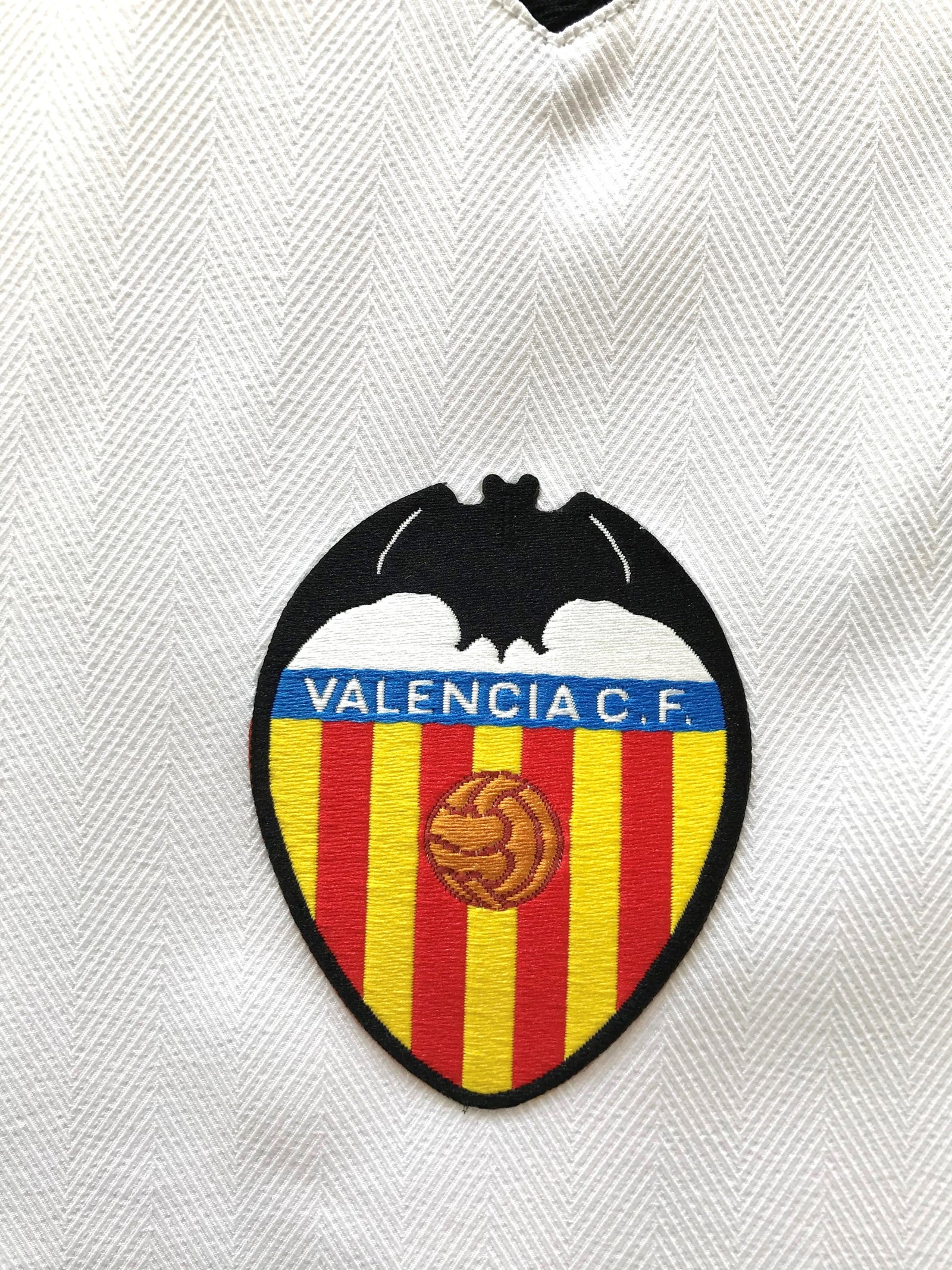 2005/06 Valencia Home La Liga Football Shirt (S)