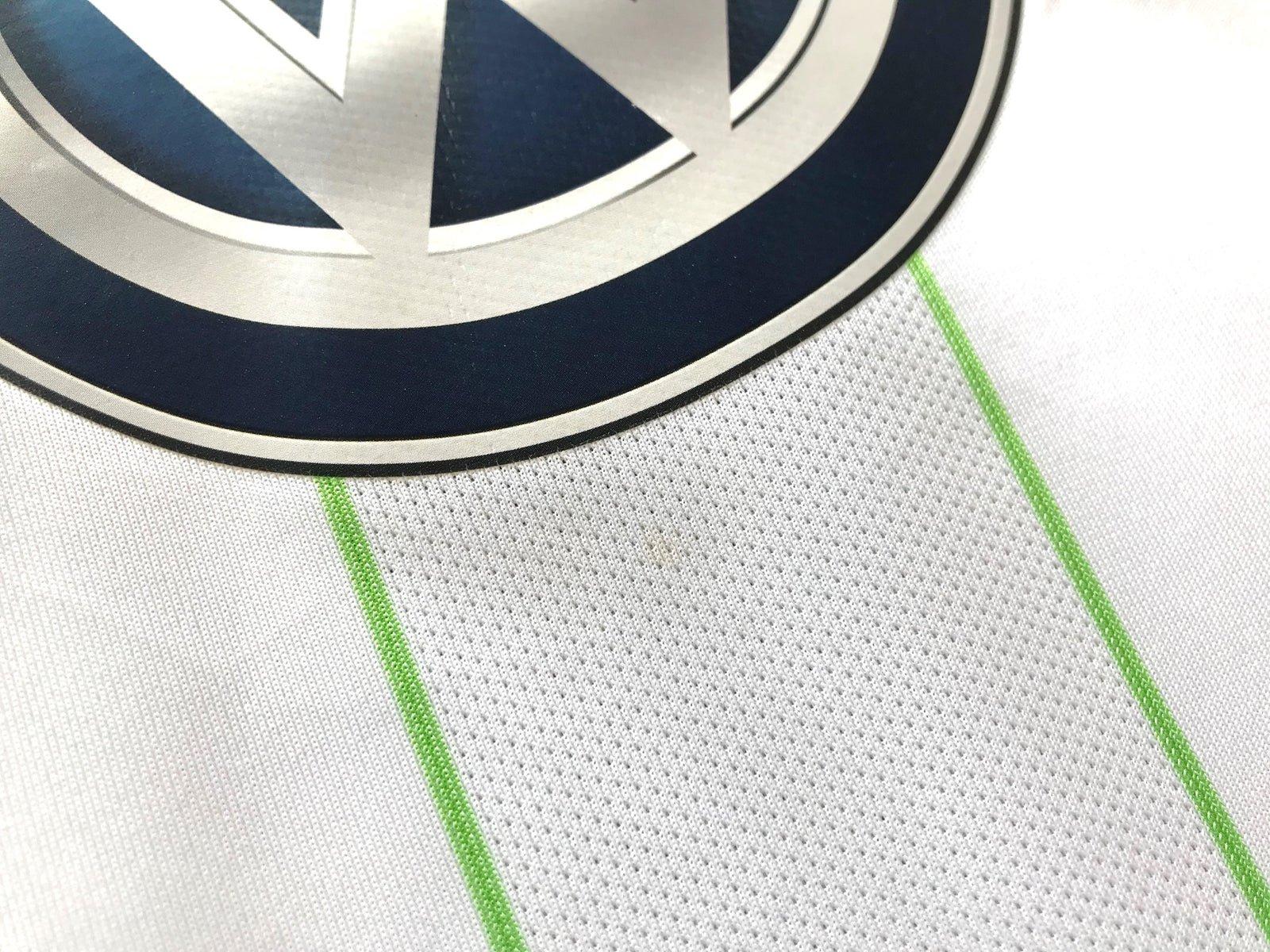 2016/17 Wolfsburg Away Football Shirt (XL)