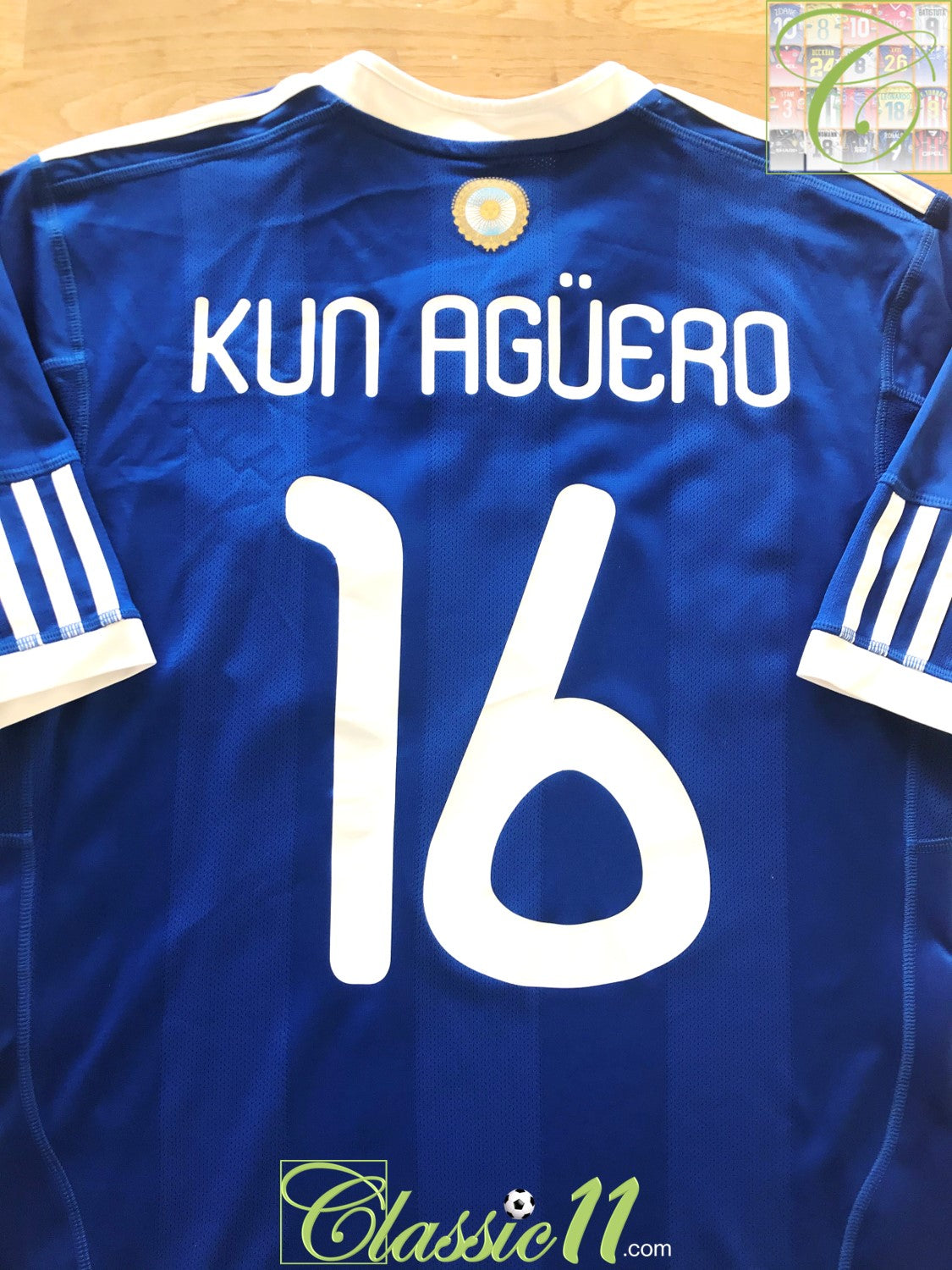 2010/11 Argentina Away Football Shirt Kun Agüero #16 (S)