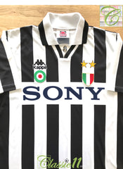 1995/96 Juventus Home Serie A Basic Football Shirt (S)
